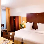 10 Opera By Happyculture 3* Paris