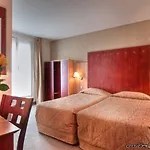 Otel 10 Opera By Happyculture 3*