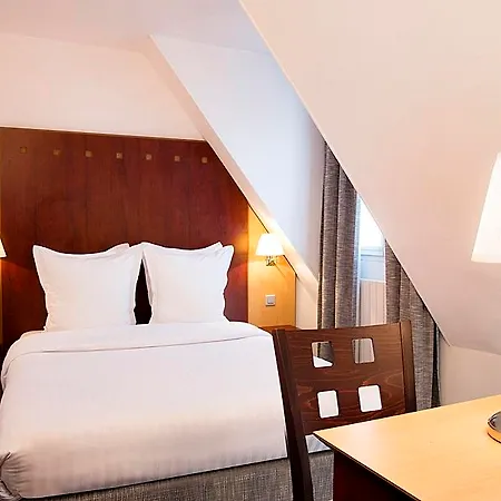 10 Opera By Happyculture Hotel