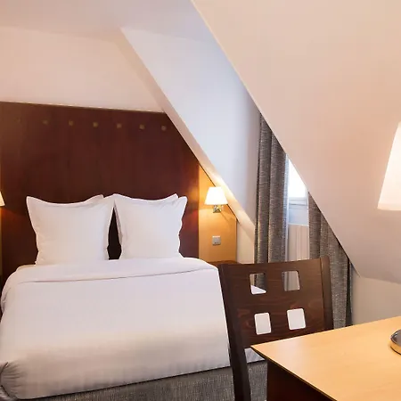 Szálloda 10 Opera By Happyculture